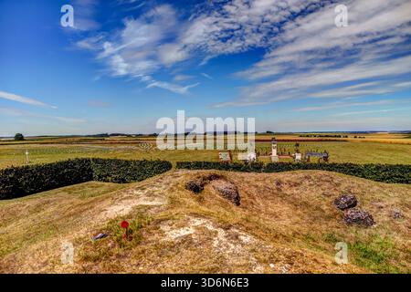 Cratère Lochnagar à la Boisselle, somme, France, créé par une explosion massive de mines souterraines le 1er juillet 1916 pendant la première Guerre mondiale. Banque D'Images