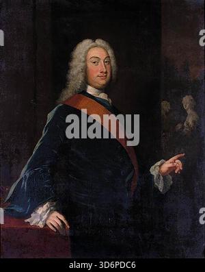 HIGHMORE, Joseph (né en 1692, Londres, décédé en 1780, Canterbury) Portrait de Thomas Fermor - huile sur toile, 123 x 98 cm Collection privée Thomas Fermor, 1er comte de Pomfret (1698-1753) était le fils et héritier de William Fermor, 1er baron Lempster et de sa troisième épouse, Lady Sophie, fille de Thomas Osborne, 1er duc de Leeds. Il est représenté à mi-longueur, debout portant un manteau de velours bleu et une écharpe de l'ordre du bain, pointant de sa main gauche vers deux bustes classiques se tenant parmi les boscages, son couronnet sur la table à gauche. --- mots-clés : ------------- Auteur : HIGHMORE, Joseph Titl Banque D'Images