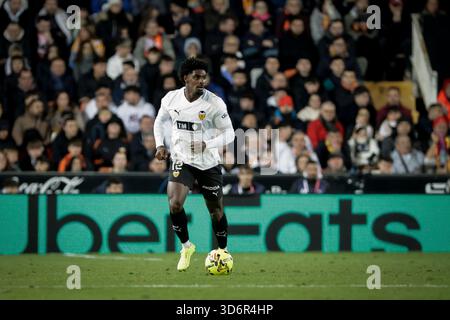 Valencia, Espagne. 21 novembre 2025. THIERRY RENDALL du Valencia CF lors du match de LaLiga entre Valencia CF et Levante UD au stade Mestalla le 21 novembre 2025. ( Credit : Jose Miguel Fernandez/Alamy Live News Banque D'Images