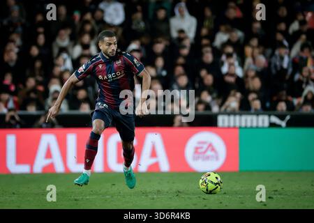 Valencia, Espagne. 21 novembre 2025. TOLJAN lors du match de LaLiga entre Valencia CF et Levante UD au stade Mestalla le 21 novembre 2025. ( Credit : Jose Miguel Fernandez/Alamy Live News Banque D'Images