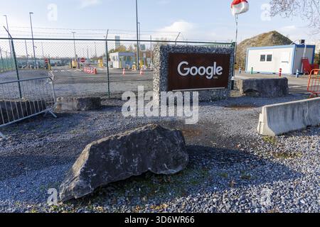 Saint Ghislain, Belgique. 22 novembre 2025. Illustration photo du Centre de données Google Belgique, à Saint-Ghislain, samedi 22 novembre 2025. BELGA PHOTO NICOLAS MAETERLINCK crédit : Belga News Agency/Alamy Live News Banque D'Images
