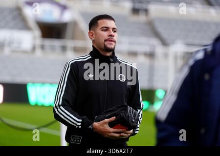 Bruno Guimaraes de Newcastle United arrive avant le premier League match à St James' Park, Newcastle. Date de la photo : samedi 22 novembre 2025. Banque D'Images