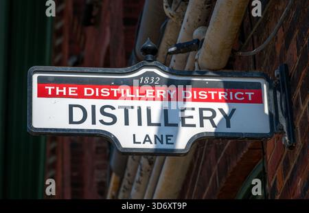 Panneau de rue pour Distillery Lane dans le Distillery Historic District, Toronto, Ontario, Canada Banque D'Images