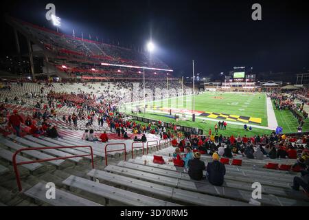 College Park, Maryland, États-Unis. 22 novembre 2025. SECU Stadium à College Park, MD dans le quatrième quart-temps du match entre les Michigan Wolverines et les Maryland Terrapins le 22 novembre 2025. (Crédit image : © Nick Piacente/ZUMA Press Wire) USAGE ÉDITORIAL SEULEMENT ! Non destiné à UN USAGE commercial ! Banque D'Images