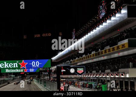 Las Vegas, États-Unis. 22 novembre 2025. Le début de la course. 22.11.2025. Formula 1 World Championship, Rd 22, Las Vegas Grand Prix, Las Vegas, Nevada, USA, Race Day. Le crédit photo devrait se lire : XPB/Alamy Live News. Banque D'Images
