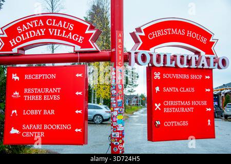 Rovaniemi, Finlande - 11 octobre 2024 : Village du Père Noël dans le cercle arctique Banque D'Images