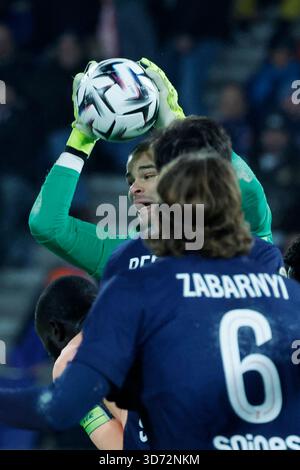 Paris, France. 22 novembre 2025. Lucas Chevalier du PSG lors du match de football français de League One 2025-26, PSG vs le Havre au Parc des Princes Stadium, Paris, France, le 22 novembre 2025. Photo de Henri Szwarc/ABACAPRESS.COM crédit : Abaca Press/Alamy Live News Banque D'Images