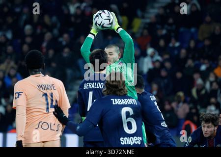 Paris, France. 22 novembre 2025. Lucas Chevalier du PSG lors du match de football français de League One 2025-26, PSG vs le Havre au Parc des Princes Stadium, Paris, France, le 22 novembre 2025. Photo de Henri Szwarc/ABACAPRESS.COM crédit : Abaca Press/Alamy Live News Banque D'Images