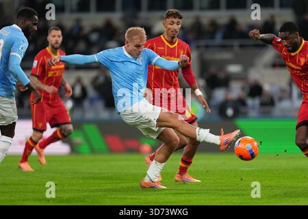 Rome, Italie. 23 novembre 2025. Gustav Isaksen du SS Lazio lors du match de football Serie A 2025/2026 entre le SS Lazio et l'US Lecce au Stadio Olimpico à Rome (Italie), le 23 novembre 2025. Crédit : Insidefoto/Alamy Live News Banque D'Images