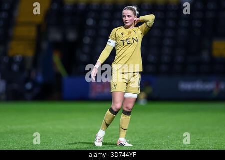 Meadow Lane Stadium, Nottingham le dimanche 23 novembre 2025. 5, My Cato of Crystal Palace regarde autour de lui pendant le match de la Coupe de la Ligue féminine Subway du Groupe d entre Leicester City et Crystal Palace au stade Meadow Lane, Nottingham le dimanche 23 novembre 2025. (Photo : Stuart Leggett | mi News) crédit : MI News & Sport /Alamy Live News Banque D'Images