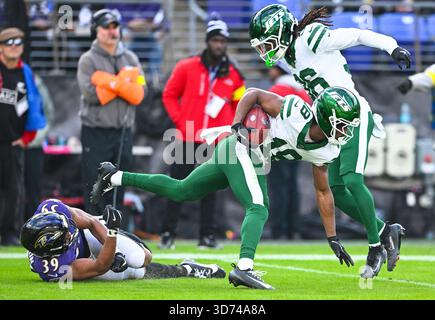 Baltimore, États-Unis. 23 novembre 2025. Au cours du deuxième trimestre au M&T Bank Stadium de Baltimore, Maryland, le dimanche 23 novembre 2025. Photo de David Tulis/UPI crédit : UPI/Alamy Live News Banque D'Images