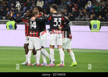 Milan, nord de l'Italie 23 novembre 2025. MilanoÕs AC Milan Celebrate pendant la Serie A match de football entre l'Inter et Milan au stade Giuseppe Meazza à Milan, dans le nord de l'Italie 23 novembre 2025 Sport - Soccer. (Photo par Antonio Saia) crédit : Antonio Saia/Alamy Live News Banque D'Images
