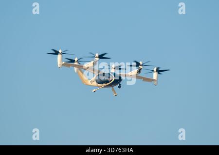 Joby Aviation Urban Air Mobility avion électrique de passagers en vol, Dubai Airshow, eau Banque D'Images