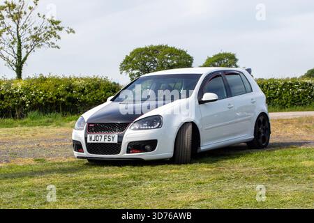 2007 White VW Volkswagen Golf GTI T 200 Hatchback car 2000 cm3, moteur à essence FSI turbocompressé de 2,0 litres ; aux événements Wheels Up North à Longridge, Angleterre Banque D'Images