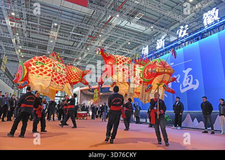 La 6ème exposition internationale des industries culturelles du delta du Yangtze s'ouvre à Shanghai, en Chine, le 20 novembre 2025. Banque D'Images