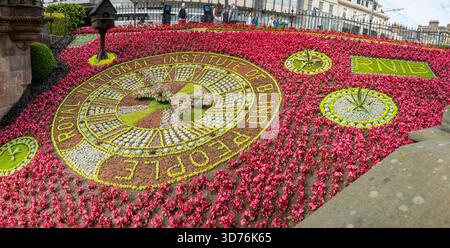 La plus ancienne horloge florale du monde commémorant le 200e anniversaire du braille, Édimbourg, Écosse Banque D'Images