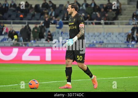 Rome, Italie. 23 novembre 2025. Wladimiro Falcone de Lecce lors de la série A Enilive match entre SS Lazio v Lecce au stade olimpico à Rome 23 novembre 2025 Mattia Vian crédit : Independent photo Agency/Alamy Live News Banque D'Images