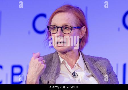Londres, Royaume-Uni. 24 novembre 2025. Anne McElvoy, rédactrice en chef, POLITICO, à la conférence CBI à Londres. Crédit : Mark Thomas/Alamy Live News Banque D'Images