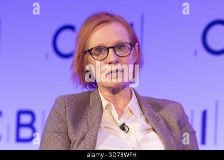 Londres, Royaume-Uni. 24 novembre 2025. Anne McElvoy, rédactrice en chef, POLITICO, à la conférence CBI à Londres. Crédit : Mark Thomas/Alamy Live News Banque D'Images