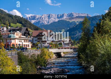 Ortisei est le village principal du Val Gardena, Tyrol du Sud. Italie. Banque D'Images