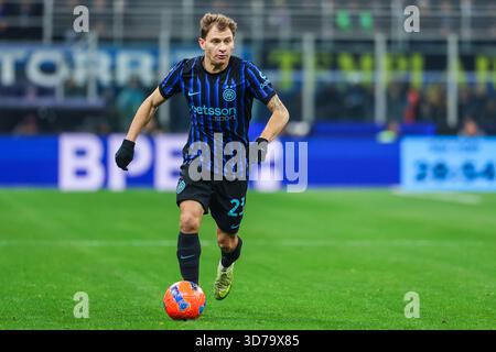 Nicolo Barella du FC Internazionale vu en action lors du match de football de Serie A 2025/26 entre le FC Internazionale et l'AC Milan au stade San Siro de Milan Banque D'Images
