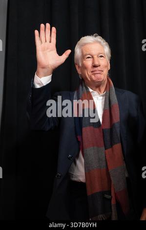 Richard Gere assiste à la première de Lo que Nadie Quiere Ver au cinéma Callao le 24 novembre 2025 à Madrid, en Espagne Banque D'Images