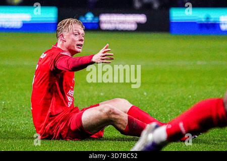 Helmond, pays-Bas. 24 novembre 2025. HELMOND, PAYS-BAS - 24 NOVEMBRE : Thomas Poll de Helmond Sport a été déçu lors du match néerlandais Keuken Kampioen Divisie entre Helmond Sport et Jong Ajax au GS Staalwerken Stadion le 24 novembre 2025 à Helmond, pays-Bas. (Photo de Gabriel Calvino Alonso/Orange Pictures) crédit : Orange pics BV/Alamy Live News Banque D'Images