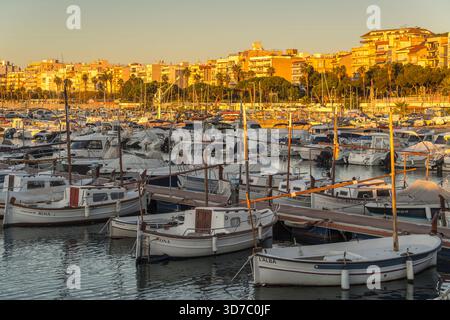 PETITS BATEAUX MARINA PORT DE BLANES COSTA BRAVA GIRONA PROVINCE CATALOGNE ESPAGNE Banque D'Images