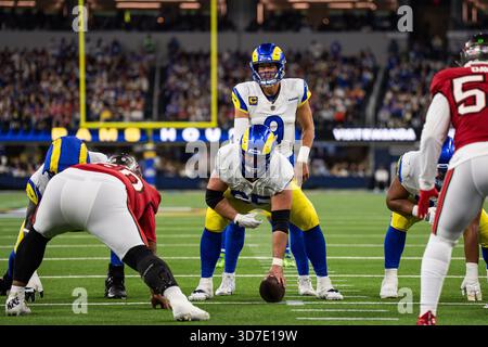 Le quarterback des Rams de Los Angeles Matthew Stafford (9) lors d'un match de la NFL contre les Buccaneers de Tampa Bay, dimanche 23 novembre 2025, au SoFi Stadium, à Inglewood, EN CALIFORNIE, les Rams battent les Buccaneers 34-7. (Jon Endow/image du sport) Banque D'Images