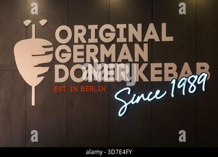 Inside GDK German Doner Kebab Takeaway Restaurant, Exeter, Devon, Angleterre, Royaume-Uni a établi Berlin 1989 Banque D'Images