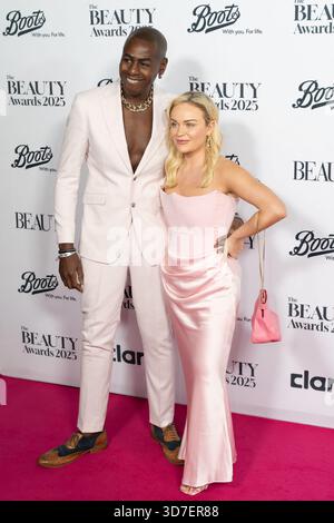 Londres, Royaume-Uni. 24h octobre 2025. Ben Ofoedu et Vanessa Brown Ofoedu assistent aux Beauty Awards 2025 à l’honorable Artillery Company. Cristina Massei/Empics/Alamy Live News Banque D'Images