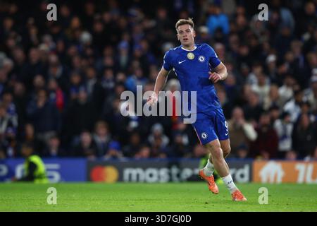 LONDRES, Royaume-Uni - 25 novembre 2025 : Liam Delap de Chelsea lors du match d'étape de l'UEFA Champions League entre le Chelsea FC et le FC Barcelone à Stamford Bridge (crédit : Craig Mercer/ Alamy Live News) Banque D'Images