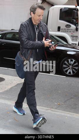 New York, NY, États-Unis. 25 novembre 2025. Seth Meyers vu à New York le 25 novembre 2025 crédit : RW/Media Punch/Alamy Live News Banque D'Images