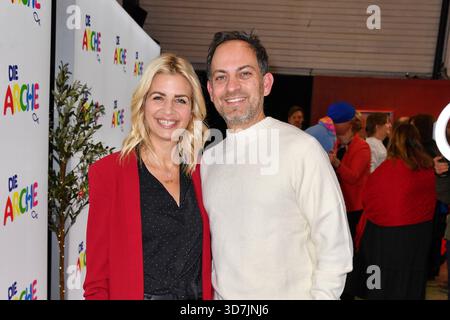 Susan Sideropoulos mit Ehemann Jakob Shtizberg BEI der Jubiläumsfeier 30 Jahre Die ARCHE in Berlin 12.11.2025 Banque D'Images