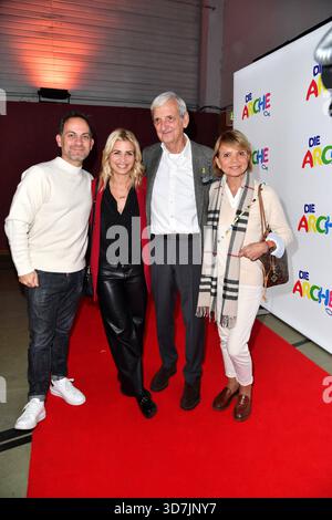 Susan Sideropoulos mit Ehemann Jakob Shtizberg und Uschi Glas mit Ehemann Dieter Hermann BEI der Jubiläumsfeier 30 Jahre Die ARCHE in Berlin 12.11.2025 Banque D'Images