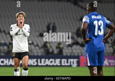 Shanghai, Chine Pr. 26 novembre 2025. Yuya Osako #10 de Vissel Kobe lors de l'AFC Champions League Elite East Region - Shanghai Shenhua FC (CHN) vs Vissel Kobe (JPN) au stade de Shanghai. Crédit : Meng Gao/Alamy Live News Banque D'Images