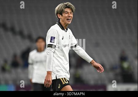 Shanghai, Chine Pr. 26 novembre 2025. Yuya Osako #10 de Vissel Kobe lors de l'AFC Champions League Elite East Region - Shanghai Shenhua FC (CHN) vs Vissel Kobe (JPN) au stade de Shanghai. Crédit : Meng Gao/Alamy Live News Banque D'Images