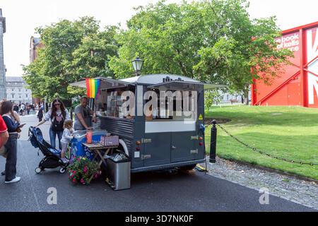 Le petit camion, Food Truck au Trinity College Dublin, Irlande Banque D'Images
