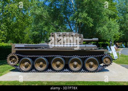 Le char Royal Marines Centaur Mk IV CS (Cromwell (A27M) de la seconde Guerre mondiale britannique au Pegasus Bridge Museum à Benouville, France Banque D'Images