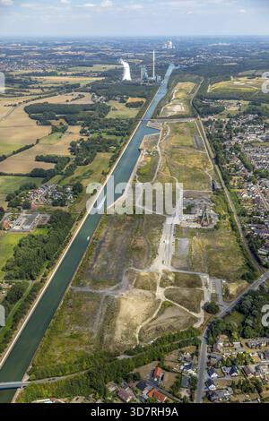 Halde Oberaden et Wasserstadt, ancienne mine de charbon Aden Schacht 2, canal Datteln-Hamm, Bergkamen, région de la Ruhr, Rhénanie-du-Nord-Westphalie, Allemagne, DE Banque D'Images