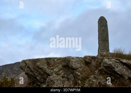 face est de la station 2 gallan croise striad cross pilier station pénitentielle sur le turas glencolmcille chemin de pèlerinage cashel glencolumbkille comté Banque D'Images