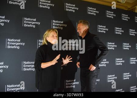 Londres, Angleterre, Royaume-Uni. 27 novembre 2025. CHRIS PACKHAM, défenseur de la nature et présentateur de télévision, et l'actrice JENNIFER SAUNDERS posent pour des photos lors du Briefing national d'urgence sur le climat et la nature au Central Hall Westminster. Les experts ont fait un exposé critique sur la destruction envenimale et les dernières menaces que représente la crise climatique et naturelle, et ont parlé de la voie à suivre fondée sur la science. (Crédit image : © Vuk Valcic/ZUMA Press Wire) USAGE ÉDITORIAL SEULEMENT ! Non destiné à UN USAGE commercial ! Banque D'Images