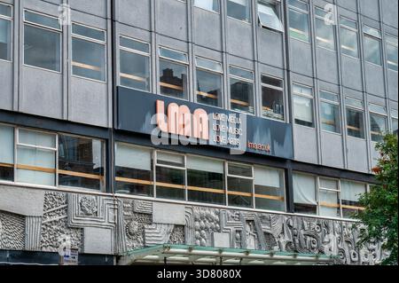 Liverpool, Royaume-Uni- 19 juillet 2025 ; The Front of LMA Media, Music and Arts School n the City of Liverpool. Banque D'Images