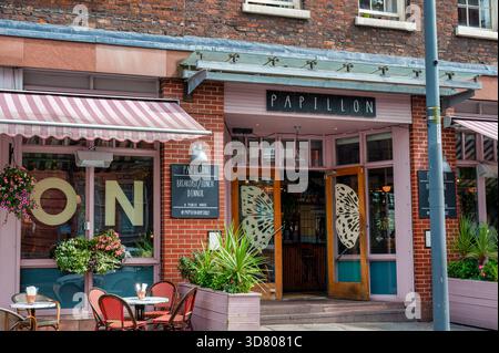 Liverpool, Royaume-Uni- 19 juillet 2025 ; le restaurant Front of papillon dans la ville de Liverpool. Banque D'Images