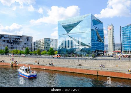 Le Cube de Berlin, près de la gare centrale, Berlin, Allemagne Banque D'Images