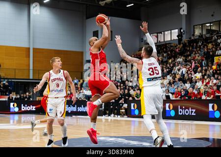 Farum, Danemark. 27 novembre 2025. Kevin Larsen (13 ans) du Danemark vu lors de la qualification européenne de la Coupe du monde FIBA 2027 entre le Danemark et l'Espagne au Farum Arena de Farum. Crédit : Gonzales photo/Alamy Live News Banque D'Images