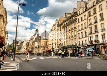 Paris France rues à la mode du quartier du Marais Banque D'Images