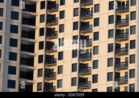 Façade moderne d'immeuble de grande hauteur à Oakland, Californie Banque D'Images