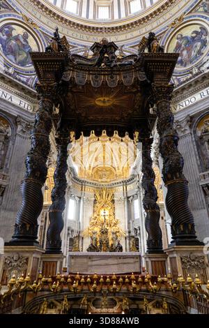 Rome, Italie - 11 janvier 2024 : Détails de l'intérieur de la basilique Pierre au Vatican. Banque D'Images