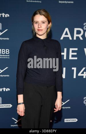 ABBberlin : Katharina Stark Schauspielerin zu Gast auf dem roten Teppich BEI der Festival Eroeffnung DANS LE MONDE ENTIER EN 14 FILMS im Cinestar Kino in der Kulturbrauerei Berlin AM 28.11.2025 Berlin Deutschland *** ABBberlin Katharina Stark actrice sur le tapis rouge au festival ouverture DANS le MONDE ENTIER EN 14 FILMS au Cinestar Kino in der Kulturbrauerei Berlin le 28 11 2025 Berlin Allemagne Banque D'Images